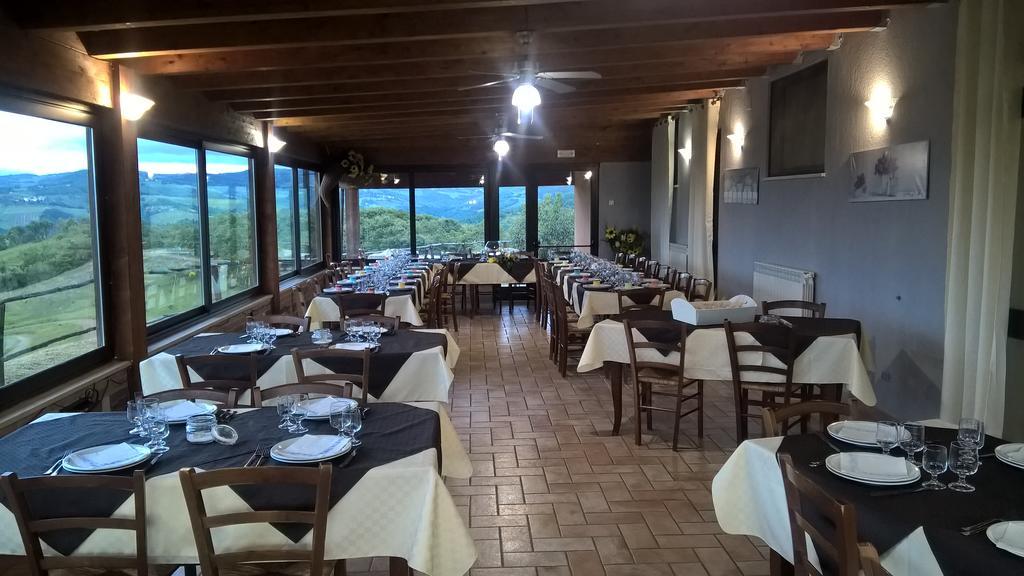 Agriturismo La Terrazza Valfabbrica Екстериор снимка