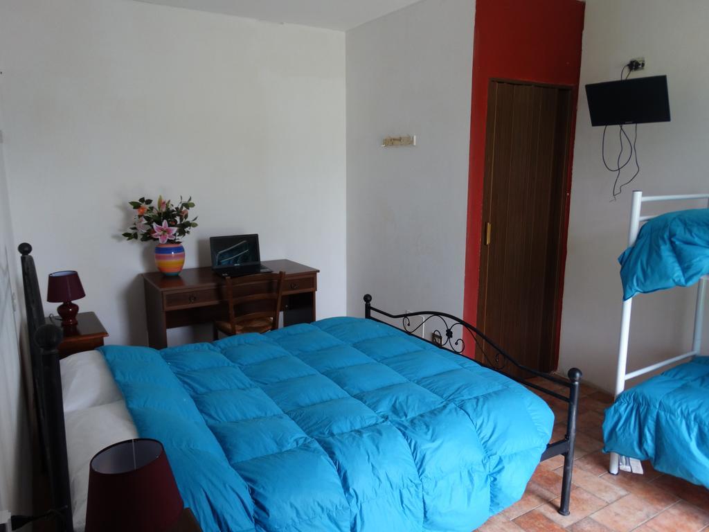 Agriturismo La Terrazza Valfabbrica Екстериор снимка