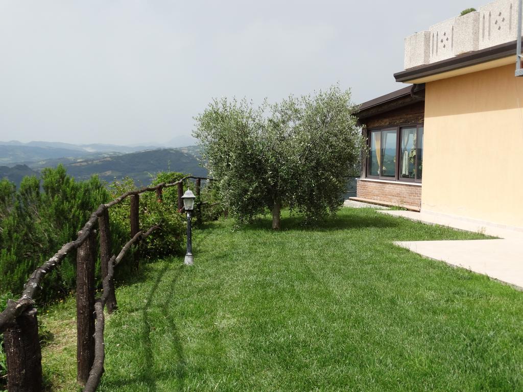 Agriturismo La Terrazza Valfabbrica Екстериор снимка